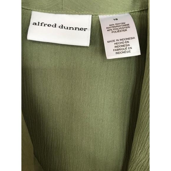 Alfred Dunner Women’s Plus Green and Floral Trim Size Open Cardigan Size 18 - Picture 5 of 7